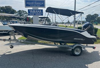 2025 Bayliner M17 Solid Black Boat